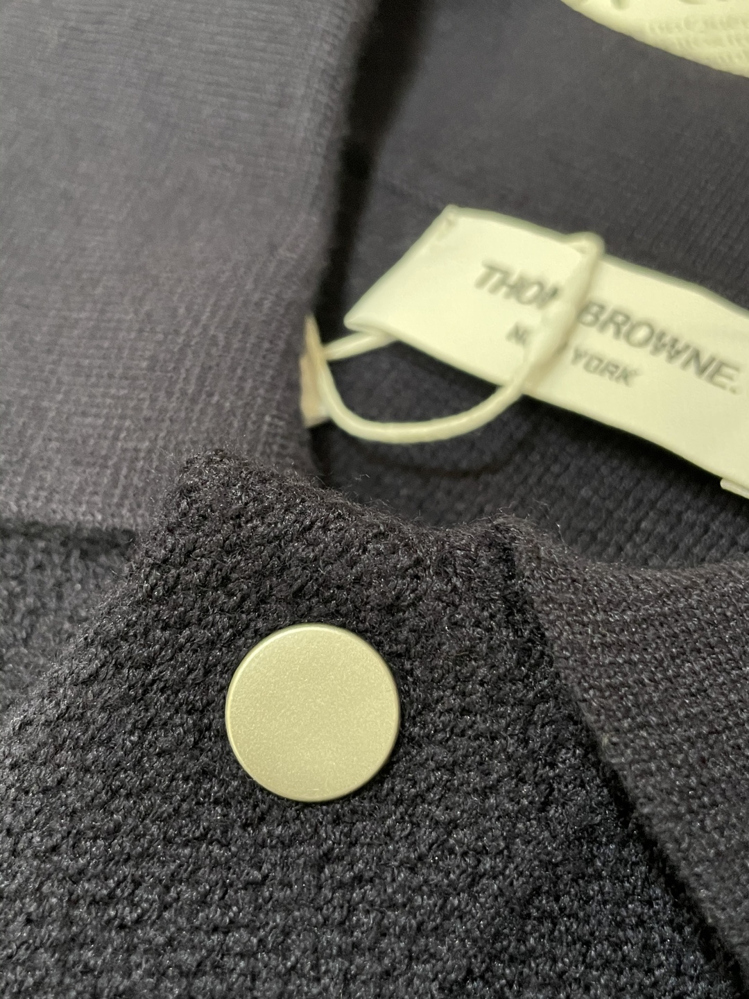 TB 新款开衫针织毛衣！经典永不过时！外观简洁干净，秋日可以单穿，深冬最为内搭！定制进口高支数羊毛混纺面