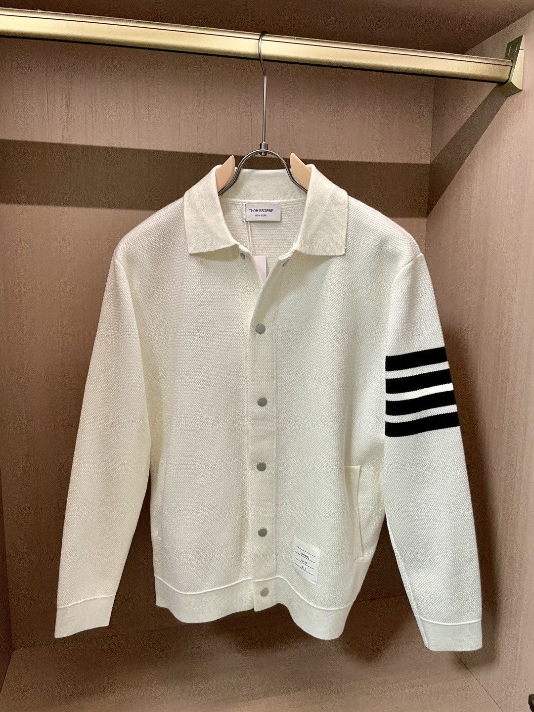 TB 新款开衫针织毛衣！经典永不过时！外观简洁干净，秋日可以单穿，深冬最为内搭！定制进口高支数羊毛混纺面