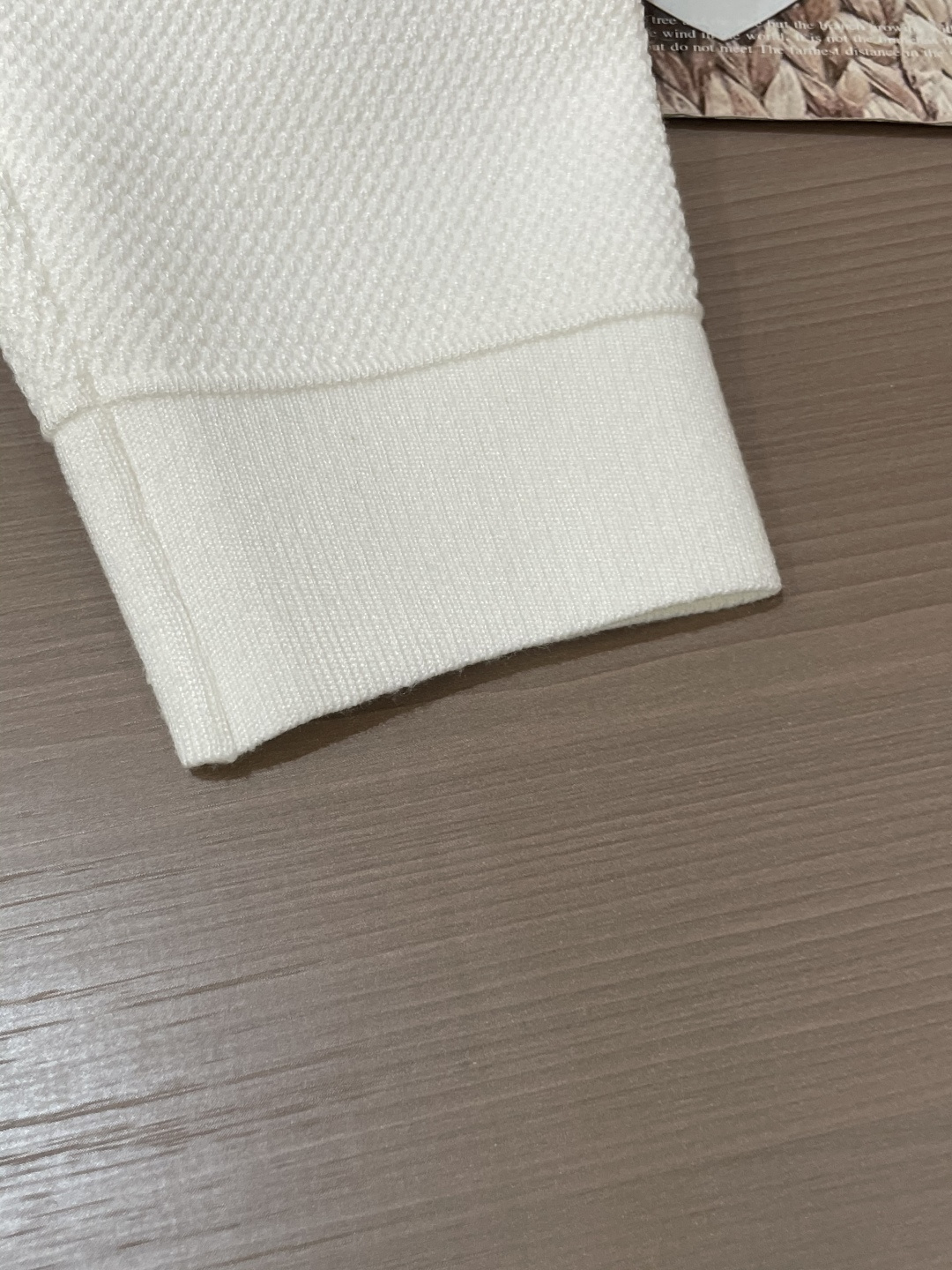 TB 新款开衫针织毛衣！经典永不过时！外观简洁干净，秋日可以单穿，深冬最为内搭！定制进口高支数羊毛混纺面