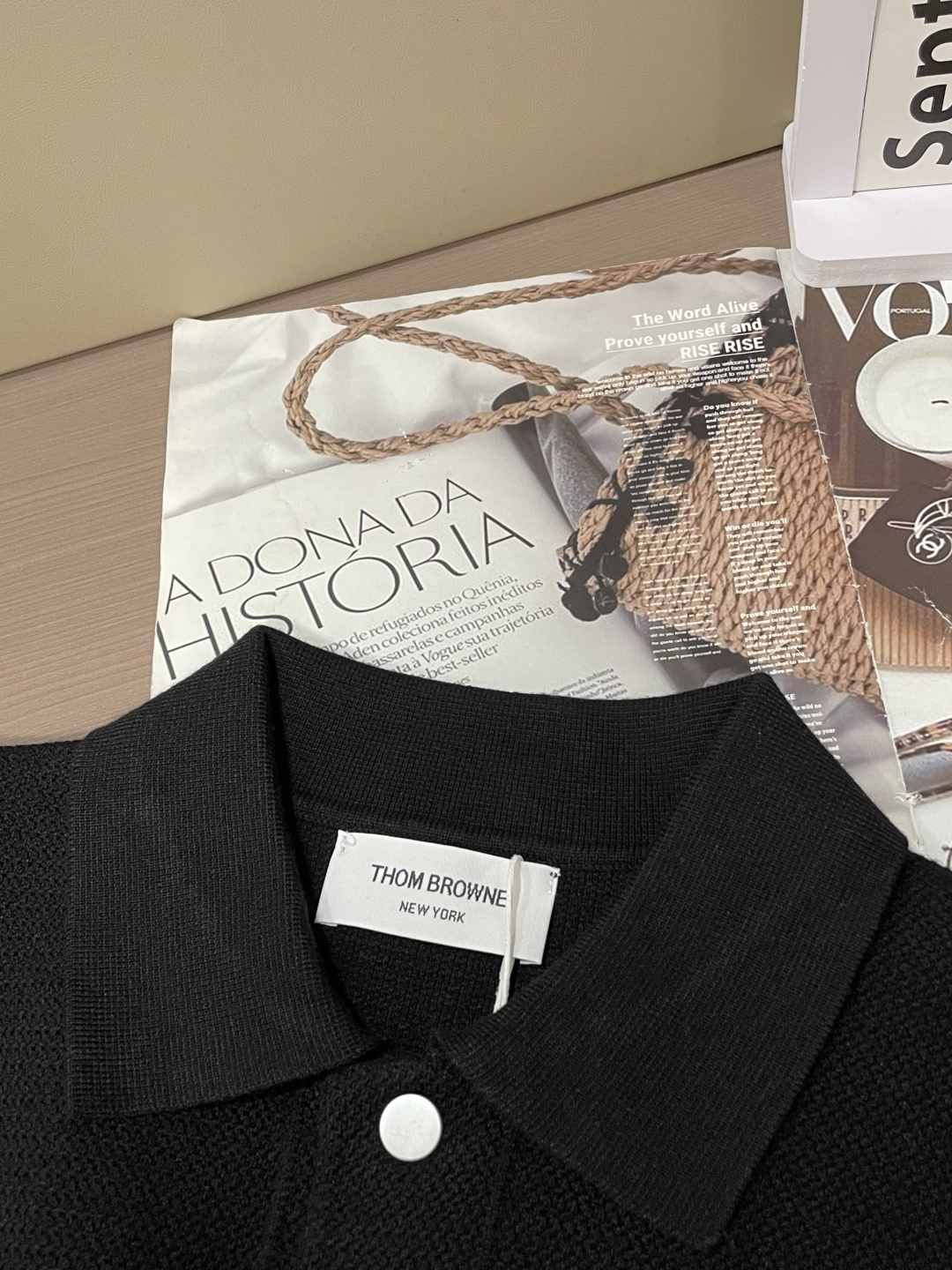 TB 新款开衫针织毛衣！经典永不过时！外观简洁干净，秋日可以单穿，深冬最为内搭！定制进口高支数羊毛混纺面