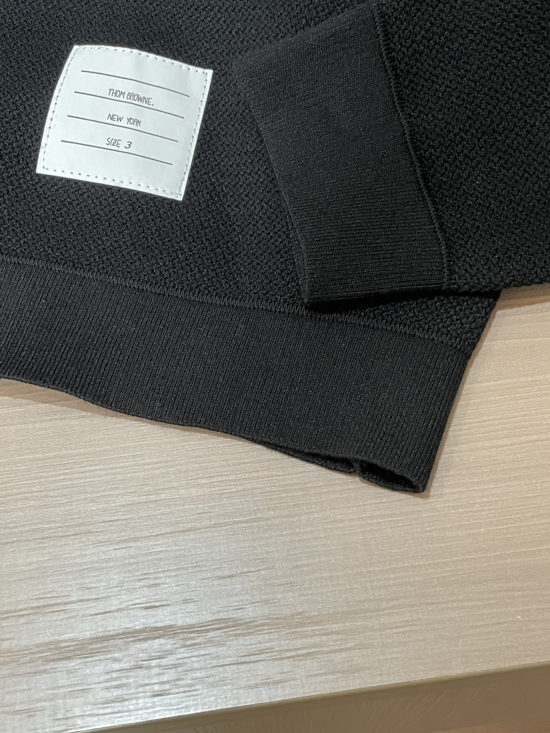 TB 新款开衫针织毛衣！经典永不过时！外观简洁干净，秋日可以单穿，深冬最为内搭！定制进口高支数羊毛混纺面