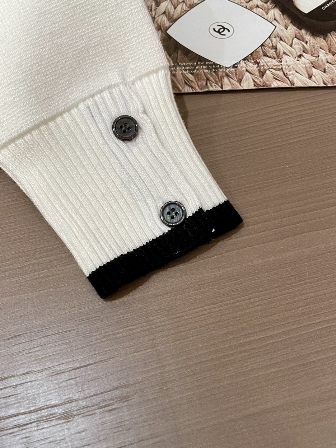 TB 新款开衫针织毛衣！经典永不过时！外观简洁干净，秋日可以单穿，深冬最为内搭！定制进口高支数羊毛混纺面