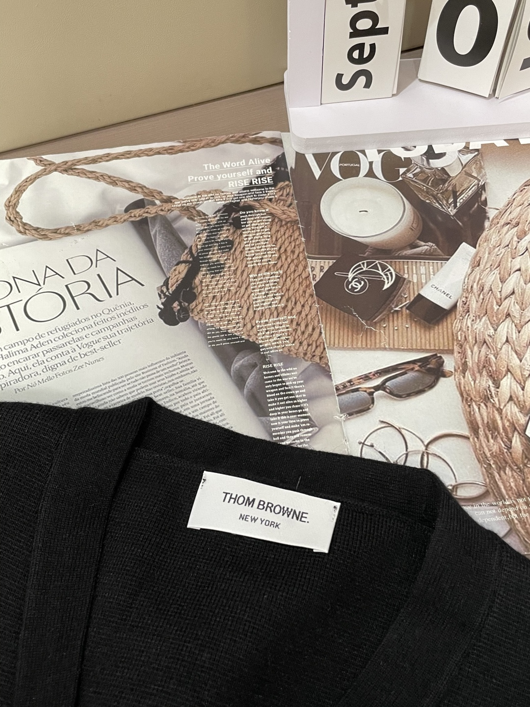 TB 新款开衫针织毛衣！经典永不过时！外观简洁干净，秋日可以单穿，深冬最为内搭！定制进口高支数羊毛混纺面