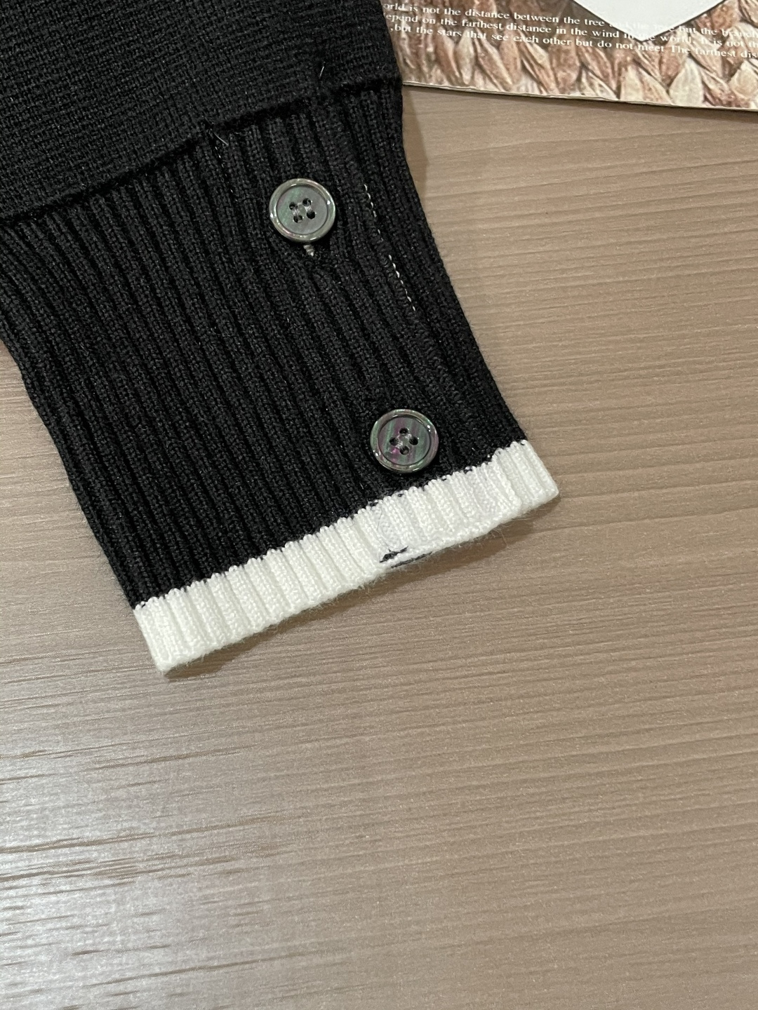 TB 新款开衫针织毛衣！经典永不过时！外观简洁干净，秋日可以单穿，深冬最为内搭！定制进口高支数羊毛混纺面