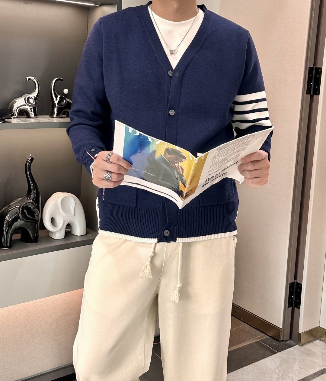 TB 新款开衫针织毛衣！经典永不过时！外观简洁干净，秋日可以单穿，深冬最为内搭！定制进口高支数羊毛混纺面