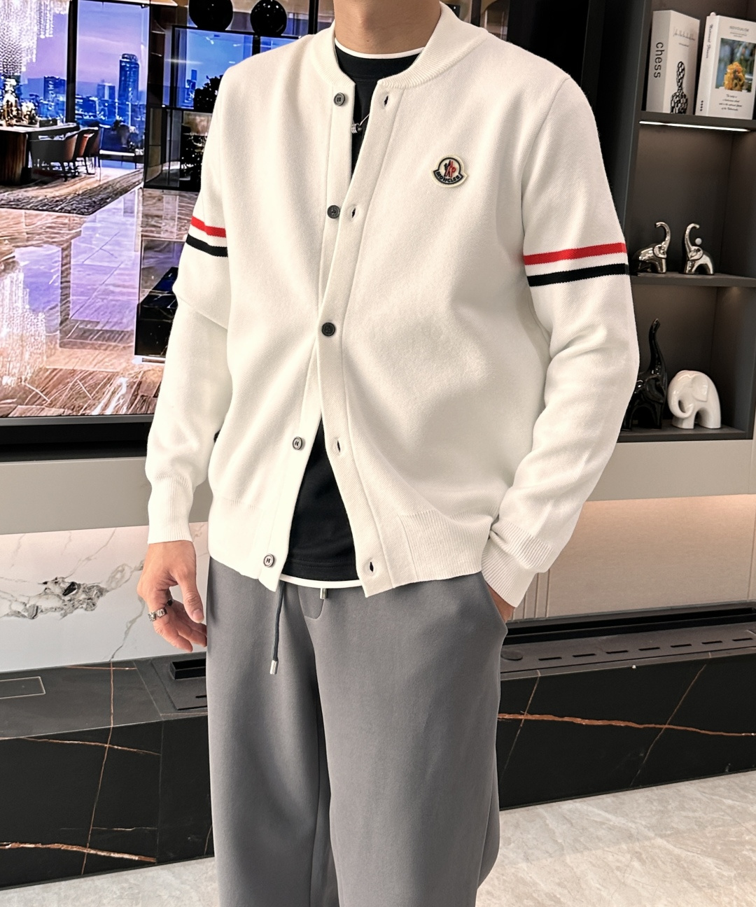 蒙口 新款开衫针织毛衣！经典永不过时！外观简洁干净，秋日可以单穿，深冬最为内搭！定制进口高支数羊毛混纺面