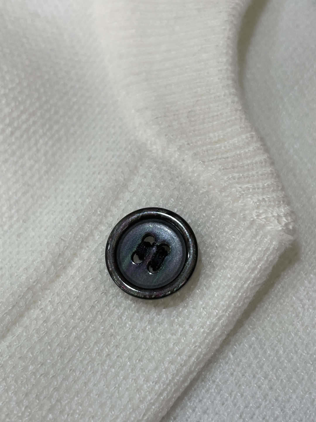 蒙口 新款开衫针织毛衣！经典永不过时！外观简洁干净，秋日可以单穿，深冬最为内搭！定制进口高支数羊毛混纺面