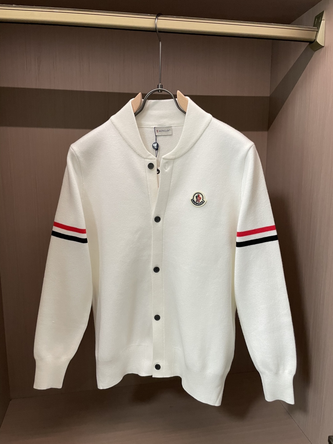 蒙口 新款开衫针织毛衣！经典永不过时！外观简洁干净，秋日可以单穿，深冬最为内搭！定制进口高支数羊毛混纺面