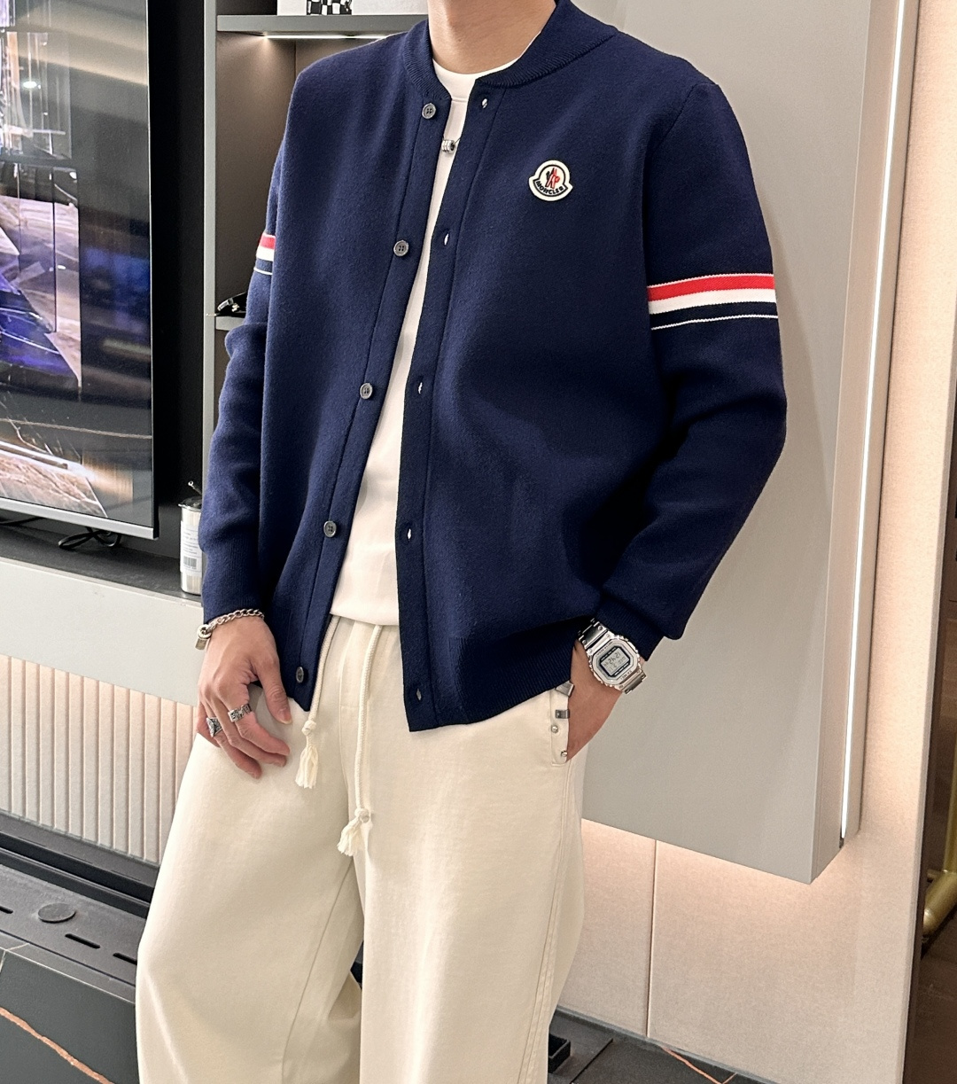 蒙口 新款开衫针织毛衣！经典永不过时！外观简洁干净，秋日可以单穿，深冬最为内搭！定制进口高支数羊毛混纺面