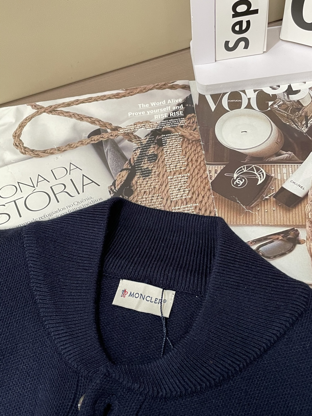 蒙口 新款开衫针织毛衣！经典永不过时！外观简洁干净，秋日可以单穿，深冬最为内搭！定制进口高支数羊毛混纺面