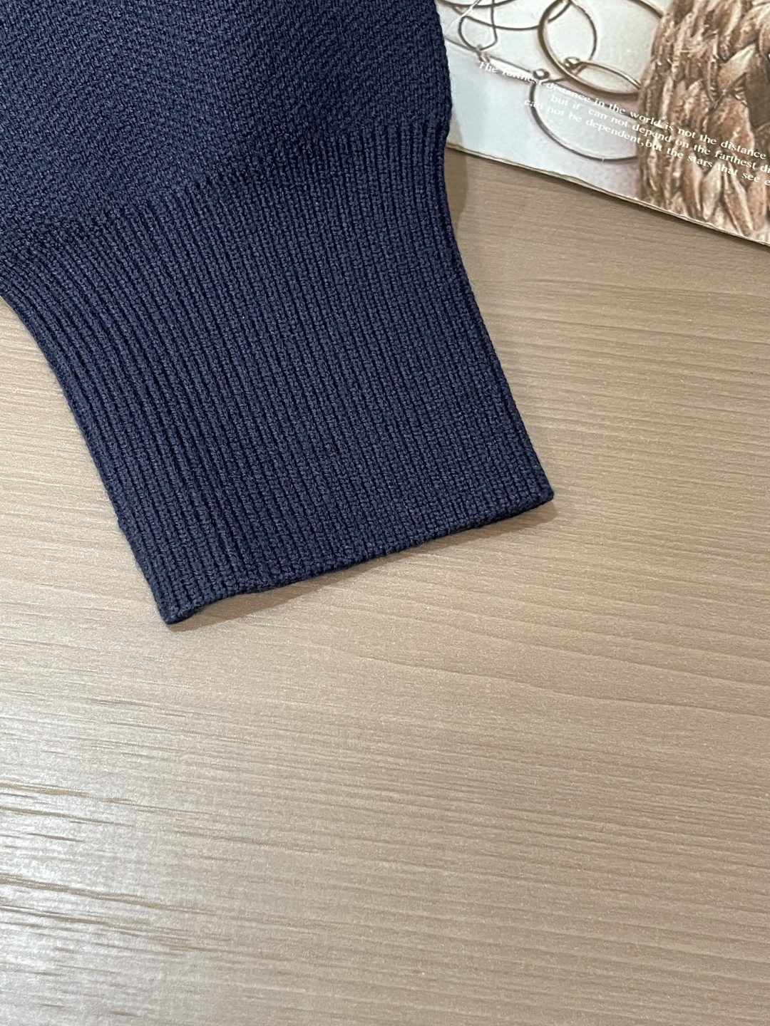 蒙口 新款开衫针织毛衣！经典永不过时！外观简洁干净，秋日可以单穿，深冬最为内搭！定制进口高支数羊毛混纺面