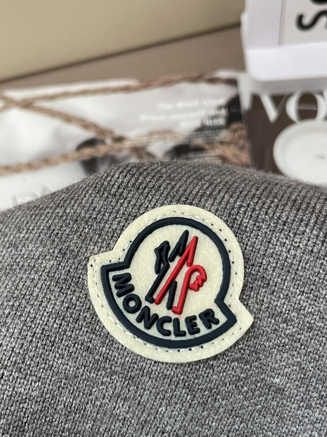 蒙口 新款开衫针织毛衣！经典永不过时！外观简洁干净，秋日可以单穿，深冬最为内搭！定制进口高支数羊毛混纺面