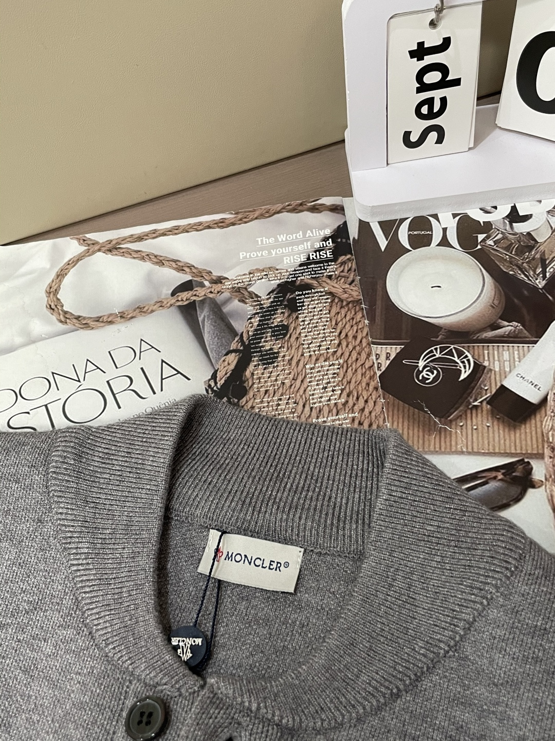 蒙口 新款开衫针织毛衣！经典永不过时！外观简洁干净，秋日可以单穿，深冬最为内搭！定制进口高支数羊毛混纺面