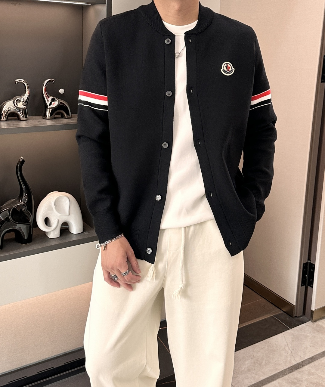 蒙口 新款开衫针织毛衣！经典永不过时！外观简洁干净，秋日可以单穿，深冬最为内搭！定制进口高支数羊毛混纺面