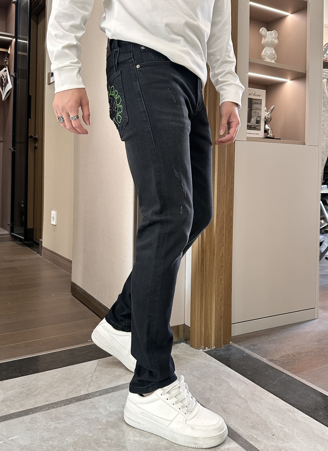 克罗心 2025新款！高端订制修身商务直筒牛仔裤 原版五金辅料 日常商务休闲都完全适用的款，上身效果超正