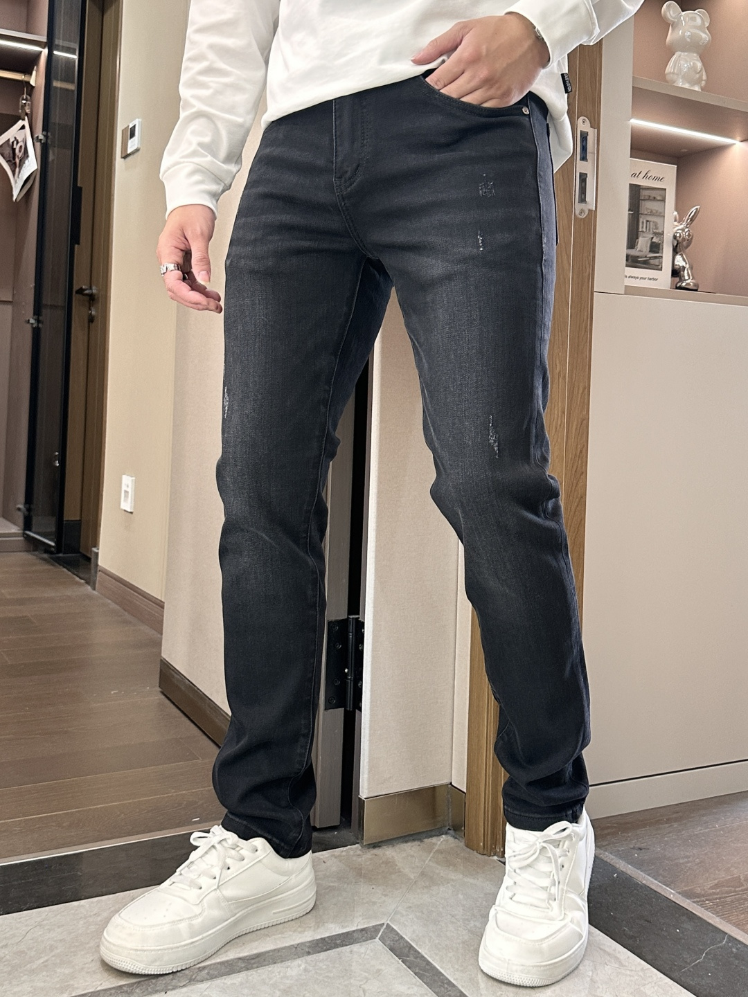 克罗心 2025新款！高端订制修身商务直筒牛仔裤 原版五金辅料 日常商务休闲都完全适用的款，上身效果超正