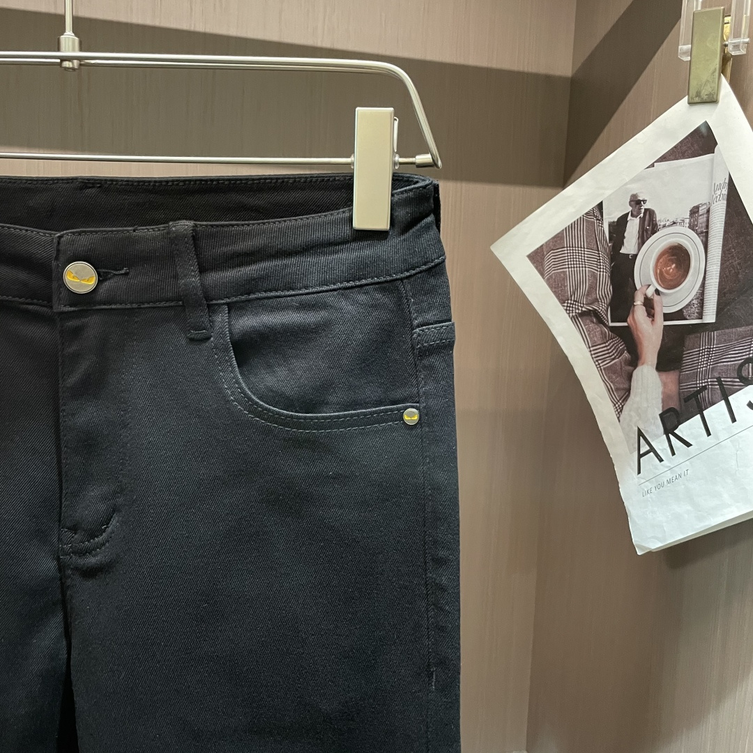 FD 2025新款！高端订制修身商务直筒牛仔裤 原版五金辅料 日常商务休闲都完全适用的款，上身效果超正，