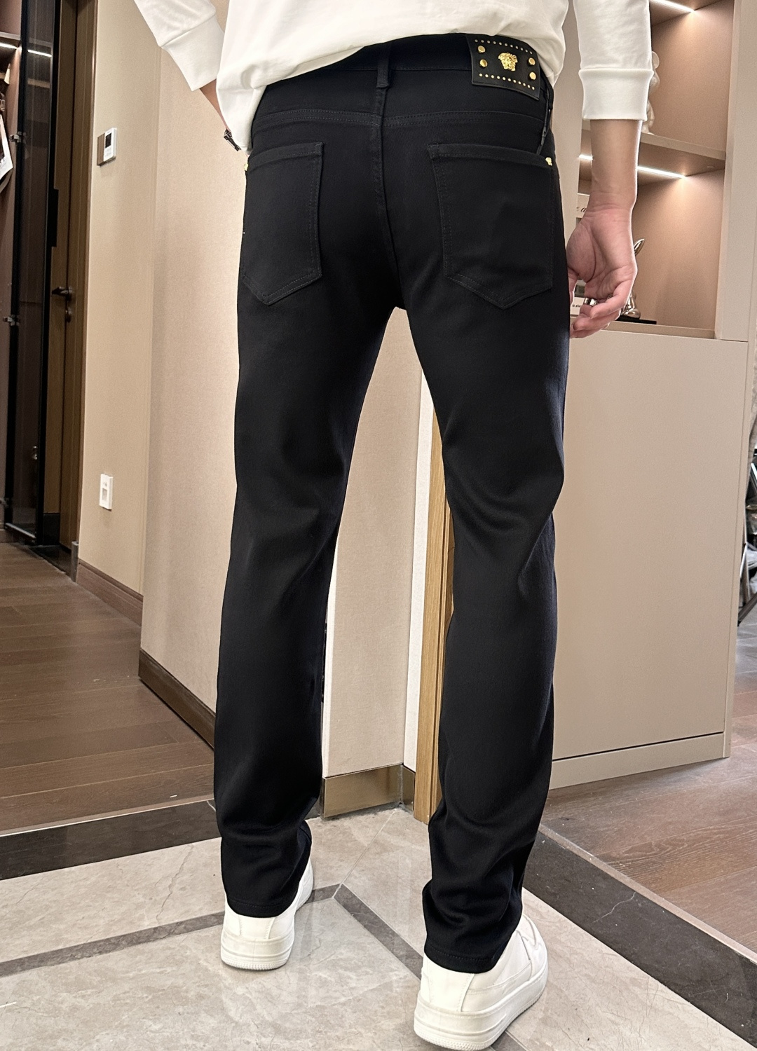 范思哲 2025新款！高端订制修身商务直筒牛仔裤 原版五金辅料 日常商务休闲都完全适用的款，上身效果超正
