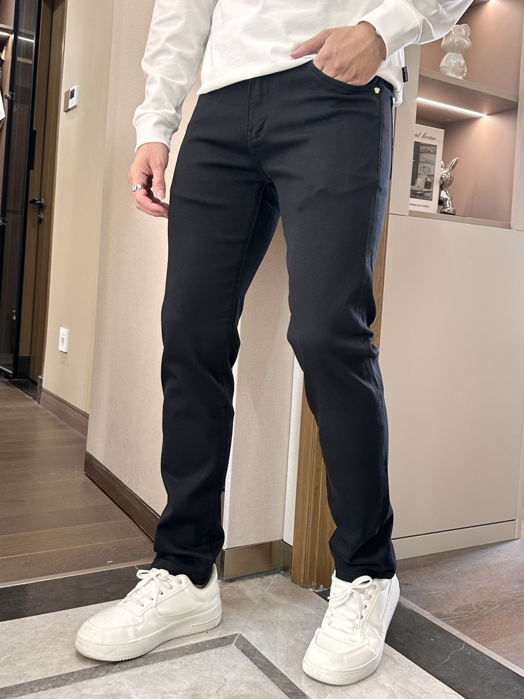 范思哲 2025新款！高端订制修身商务直筒牛仔裤 原版五金辅料 日常商务休闲都完全适用的款，上身效果超正