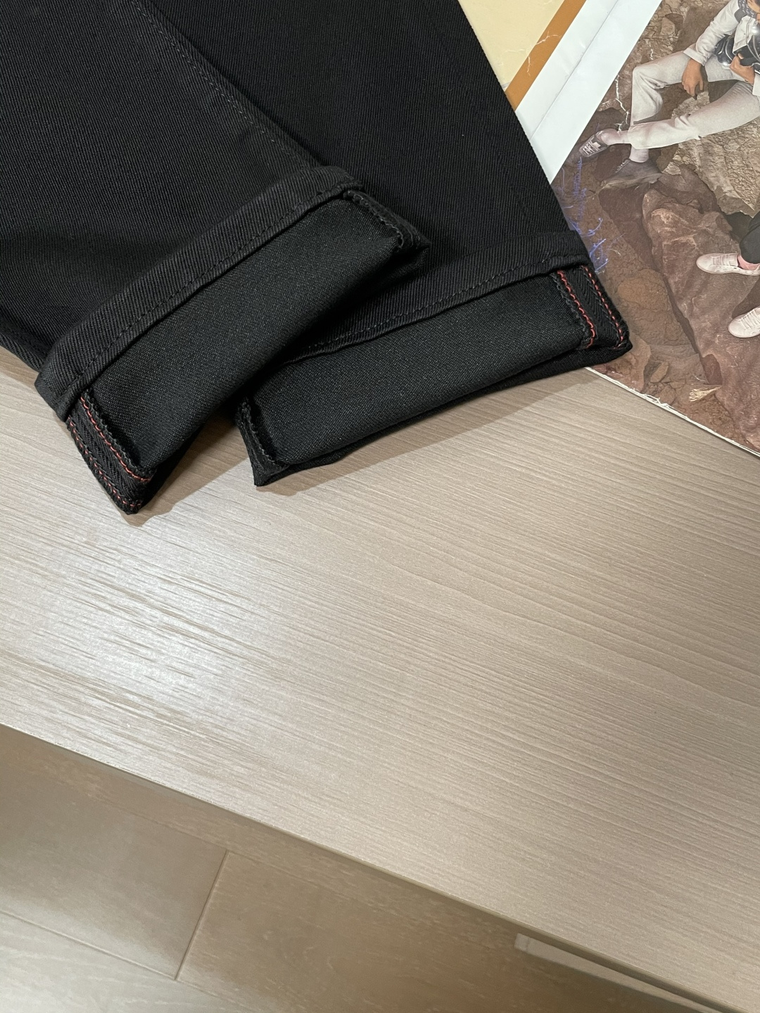 范思哲 2025新款！高端订制修身商务直筒牛仔裤 原版五金辅料 日常商务休闲都完全适用的款，上身效果超正