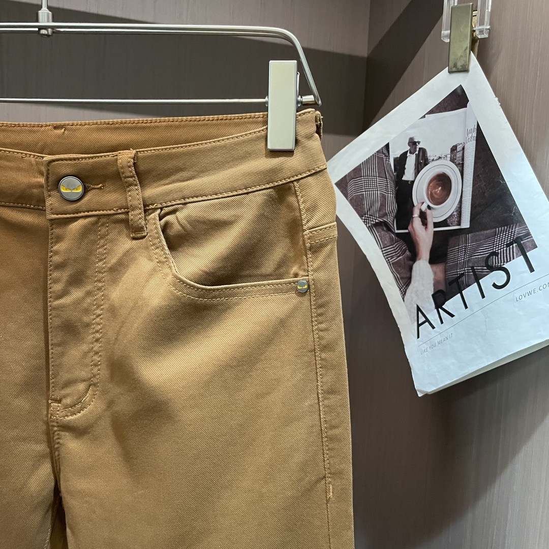 FD 2025新款！高端订制修身商务直筒牛仔裤 原版五金辅料 日常商务休闲都完全适用的款，上身效果超正，