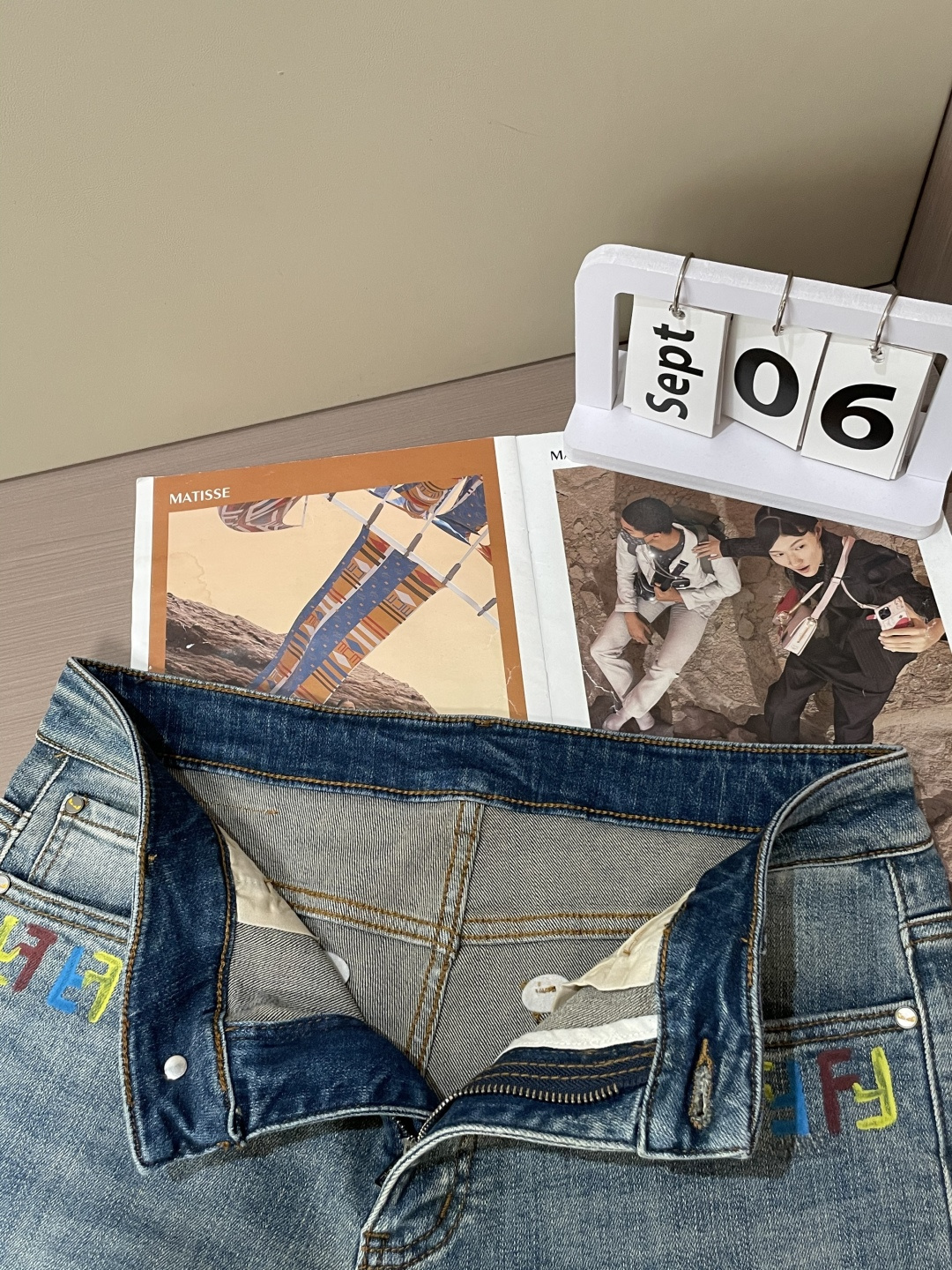 FD 2025新款！高端订制修身商务直筒牛仔裤 原版五金辅料 日常商务休闲都完全适用的款，上身效果超正，