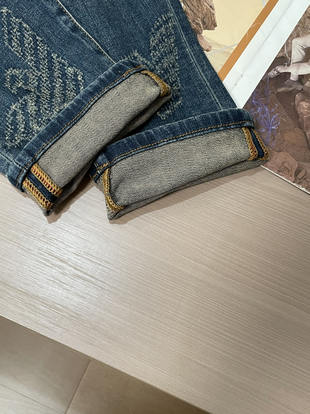 阿玛尼 2025新款！高端订制修身商务直筒牛仔裤 原版五金辅料 日常商务休闲都完全适用的款，上身效果超正