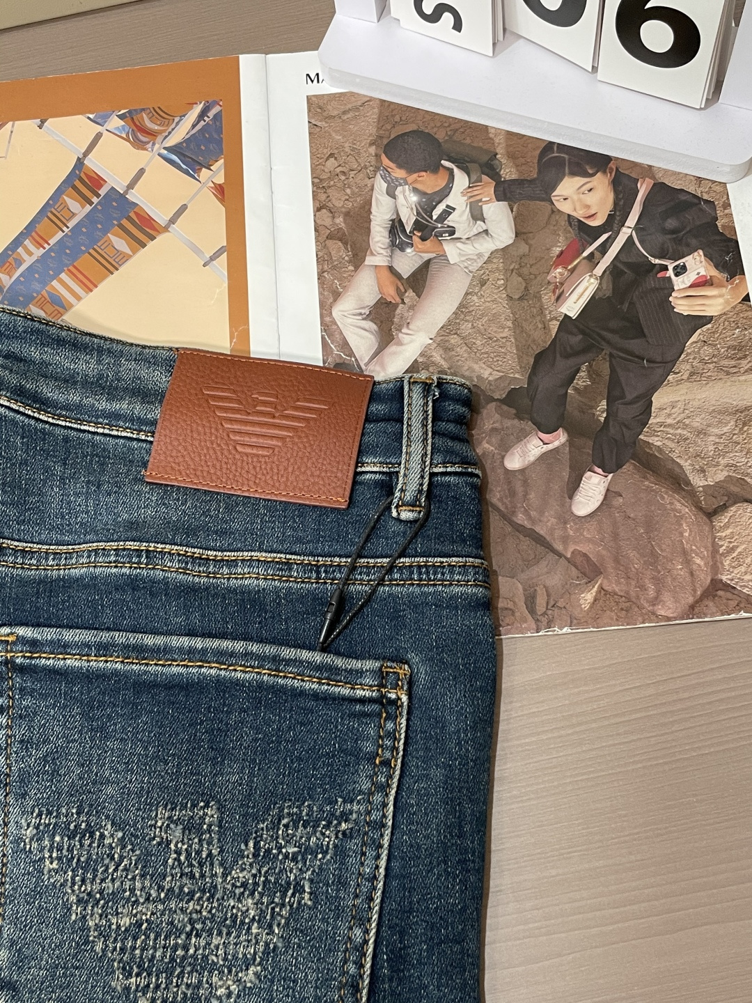 阿玛尼 2025新款！高端订制修身商务直筒牛仔裤 原版五金辅料 日常商务休闲都完全适用的款，上身效果超正