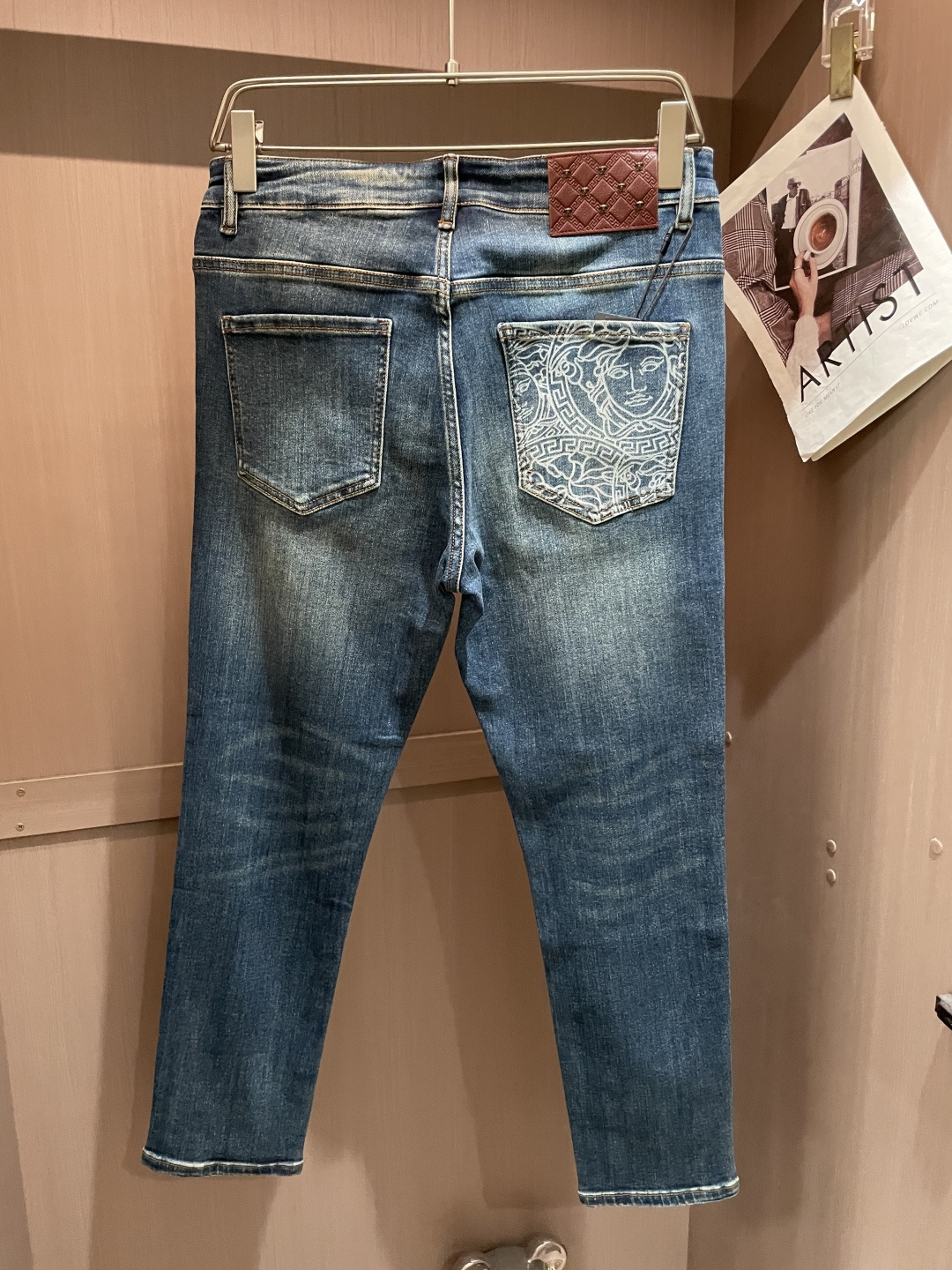 范思哲 2025新款！高端订制修身商务直筒牛仔裤 原版五金辅料 日常商务休闲都完全适用的款，上身效果超正