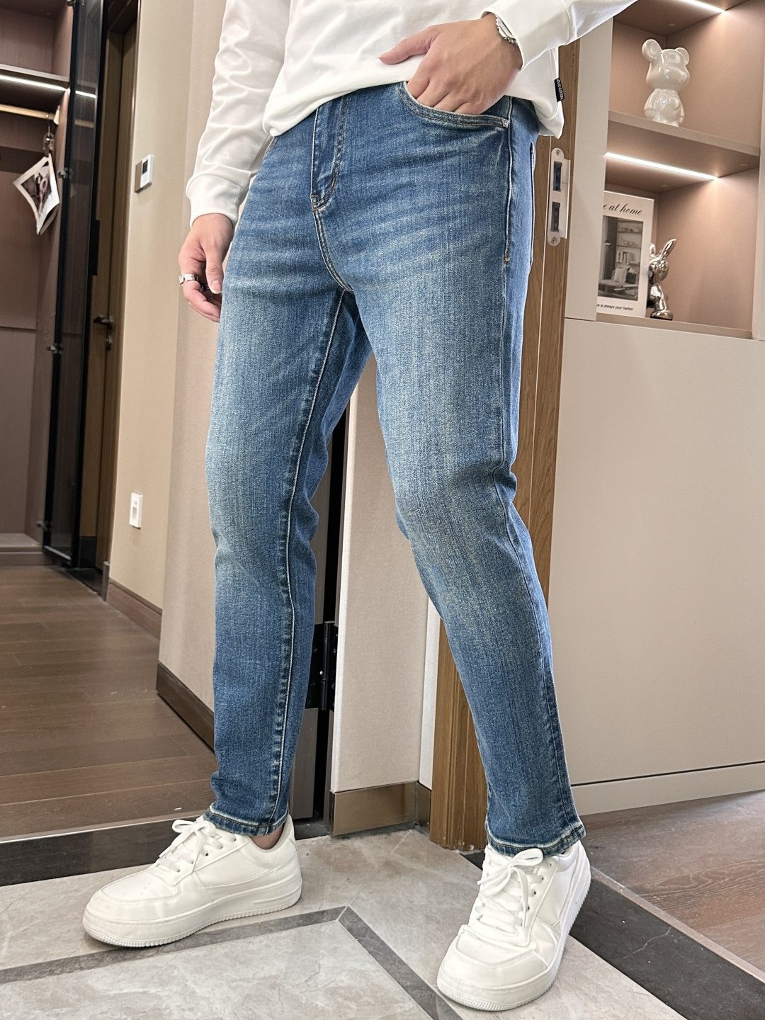 范思哲 2025新款！高端订制修身商务直筒牛仔裤 原版五金辅料 日常商务休闲都完全适用的款，上身效果超正