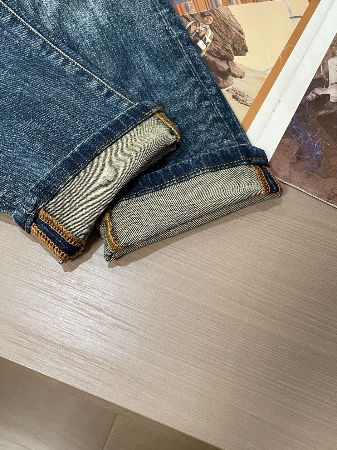 范思哲 2025新款！高端订制修身商务直筒牛仔裤 原版五金辅料 日常商务休闲都完全适用的款，上身效果超正