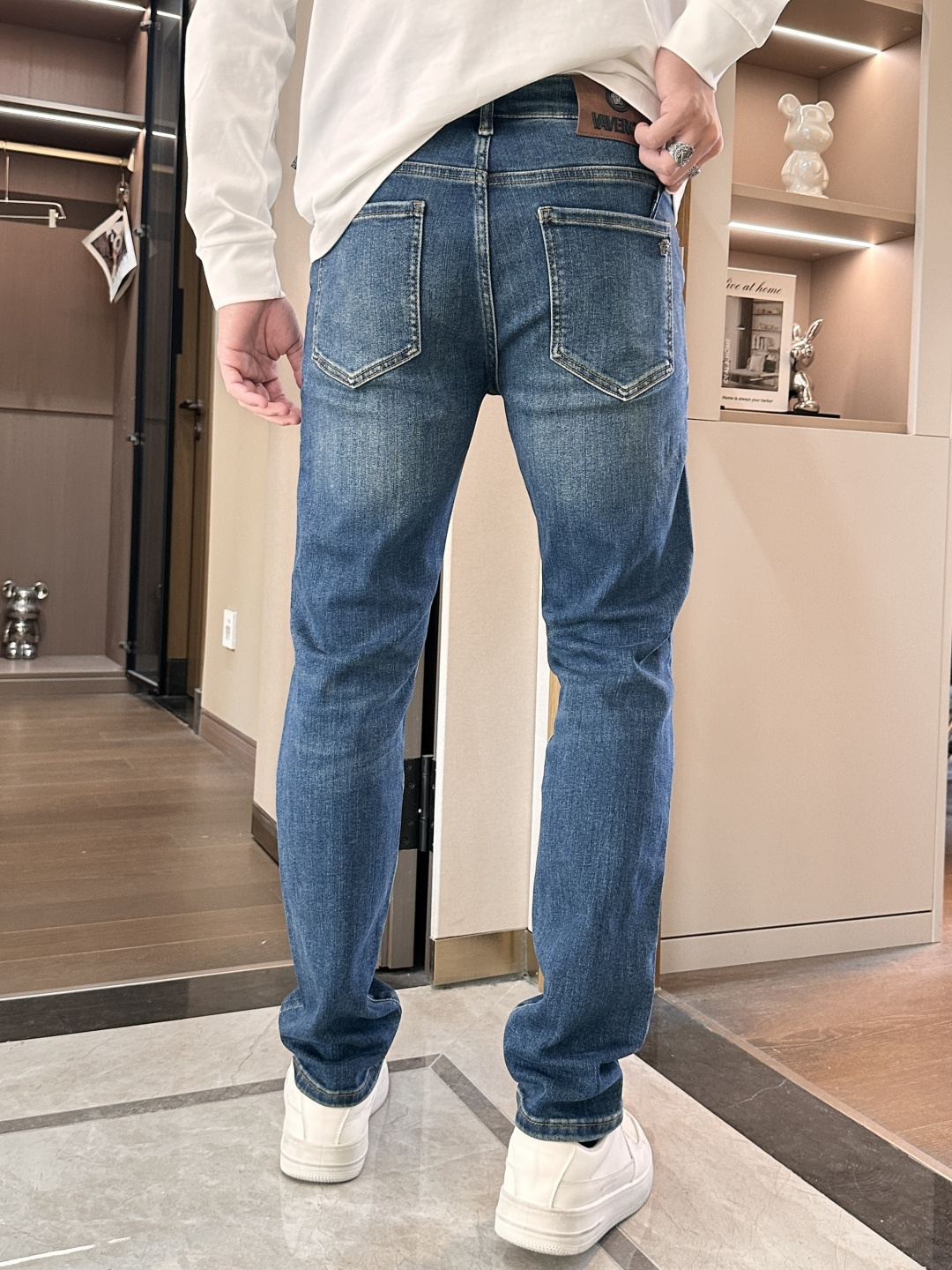 范思哲 2025新款！高端订制修身商务直筒牛仔裤 原版五金辅料 日常商务休闲都完全适用的款，上身效果超正