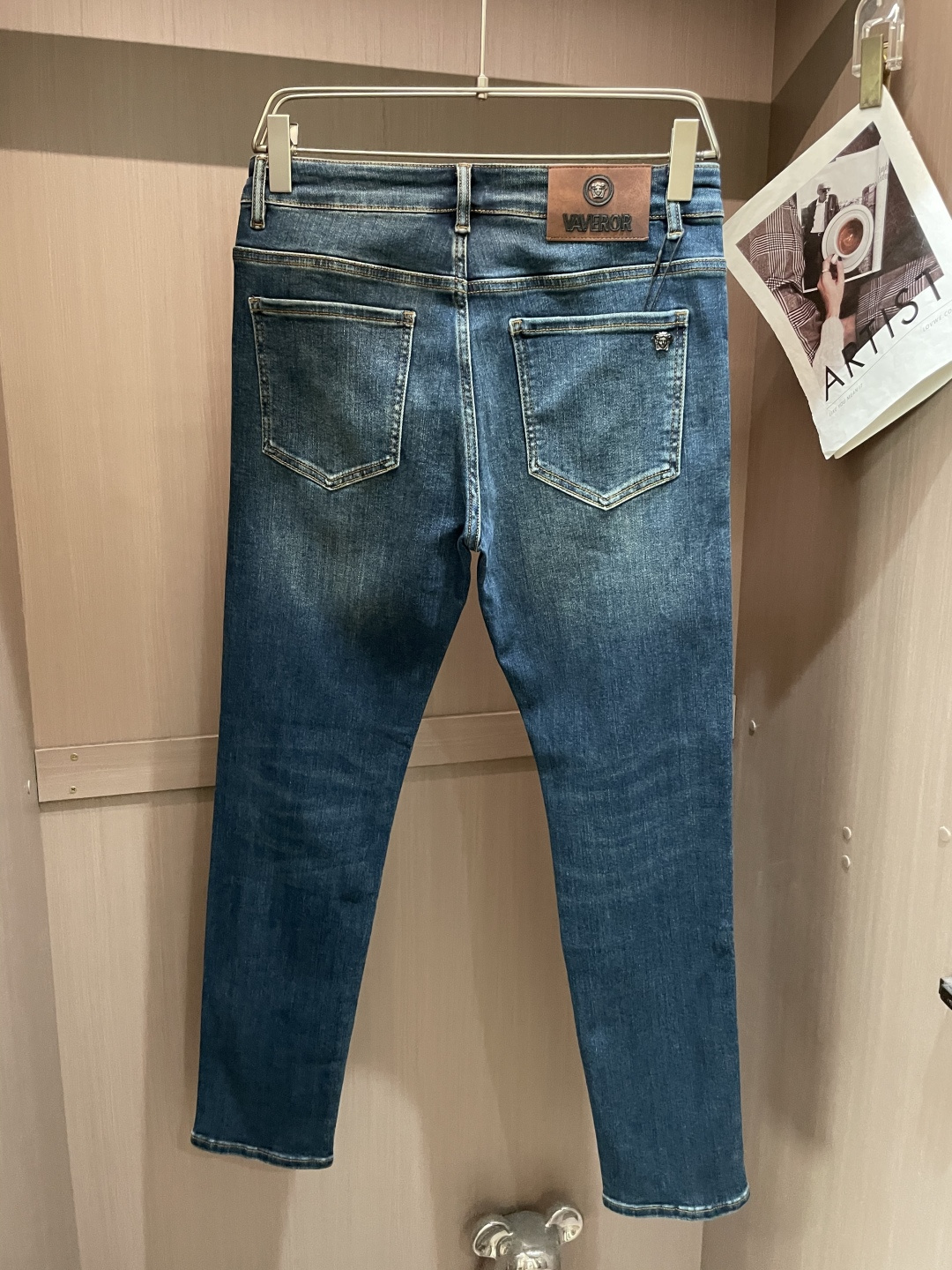 范思哲 2025新款！高端订制修身商务直筒牛仔裤 原版五金辅料 日常商务休闲都完全适用的款，上身效果超正