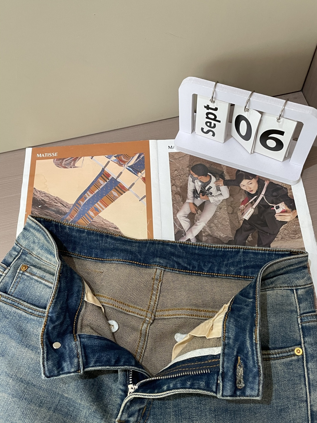 西太后 2025新款！高端订制修身商务直筒牛仔裤 原版五金辅料 日常商务休闲都完全适用的款，上身效果超正