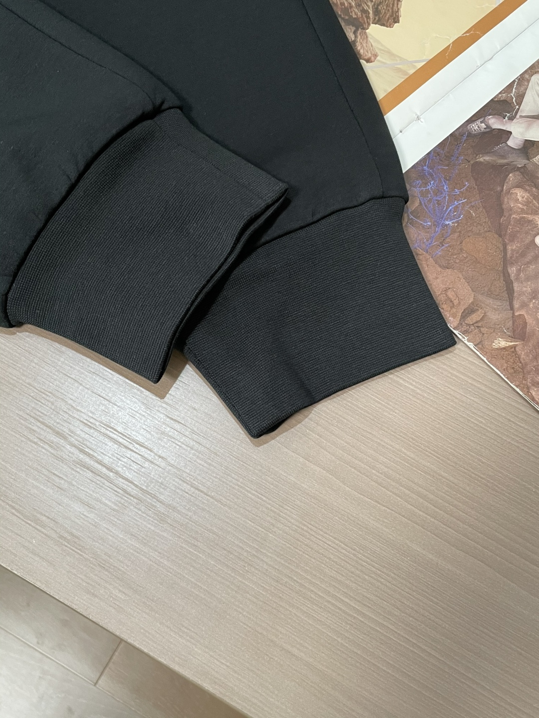 蒙口 2025秋冬最新休闲裤 潮人必备 版型超赞，能很好的修复各种腿型，非常个性！柔软排汗，舒适度极高。