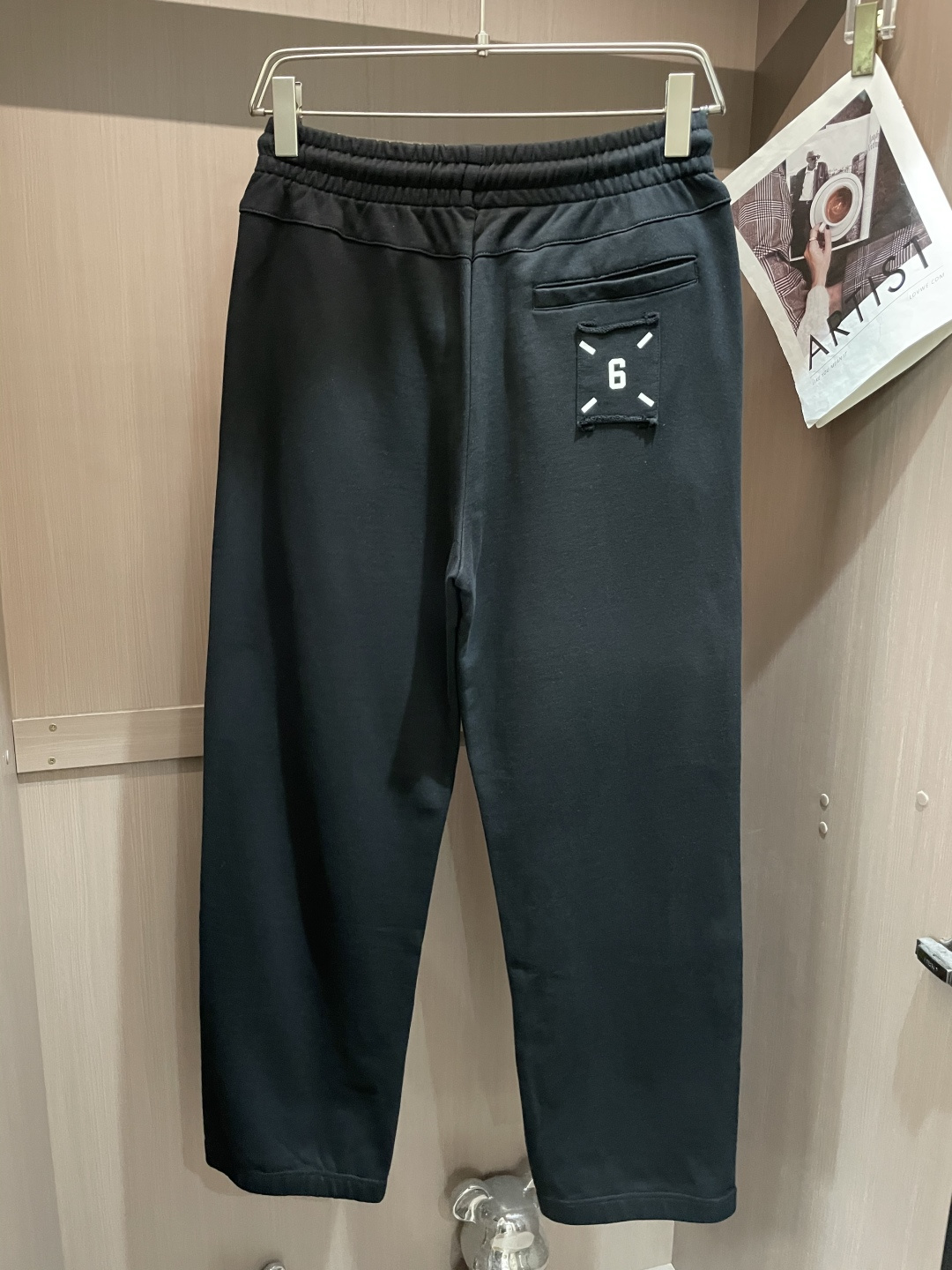 马吉拉 2025秋冬最新休闲裤 潮人必备 版型超赞，能很好的修复各种腿型，非常个性！柔软排汗，舒适度极高