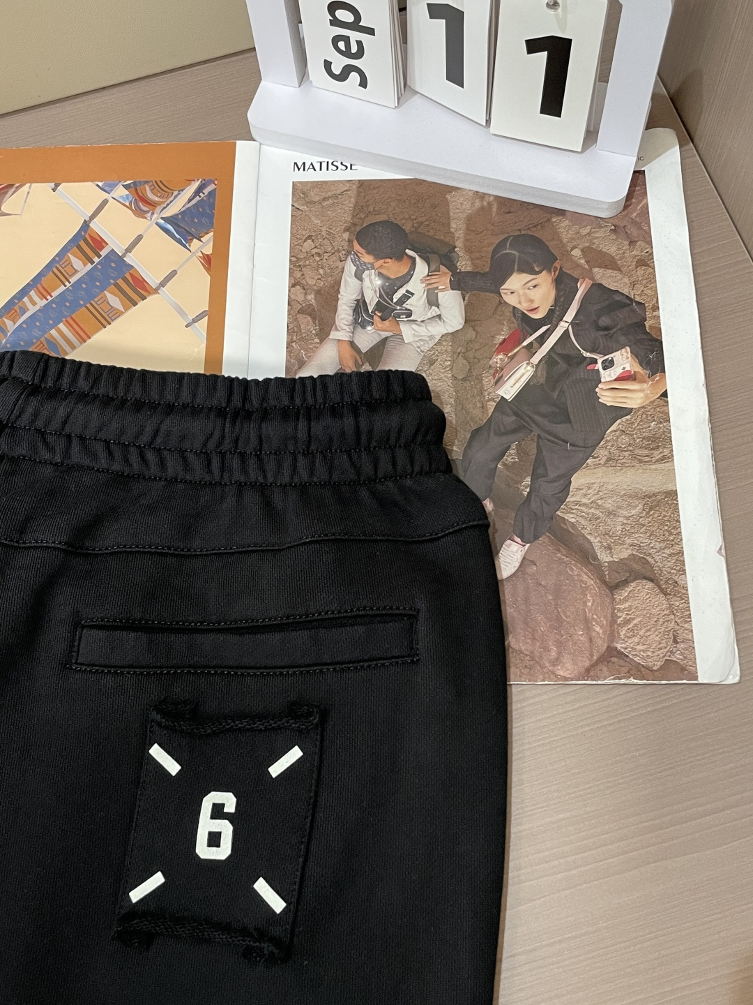 马吉拉 2025秋冬最新休闲裤 潮人必备 版型超赞，能很好的修复各种腿型，非常个性！柔软排汗，舒适度极高