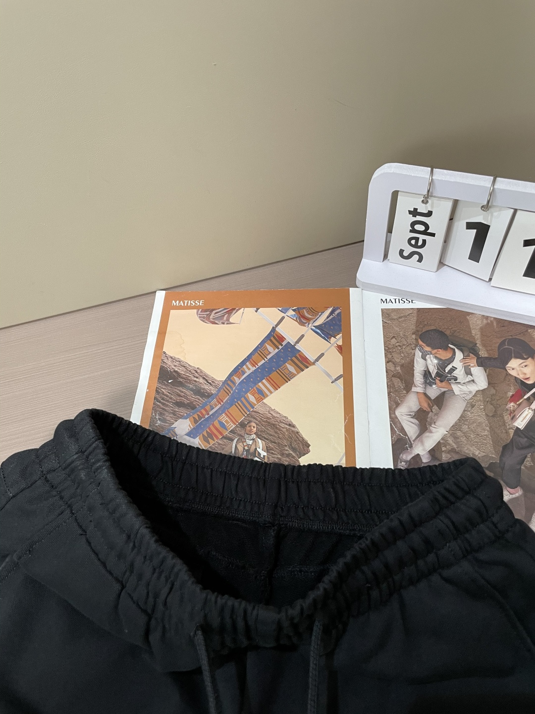 马吉拉 2025秋冬最新休闲裤 潮人必备 版型超赞，能很好的修复各种腿型，非常个性！柔软排汗，舒适度极高