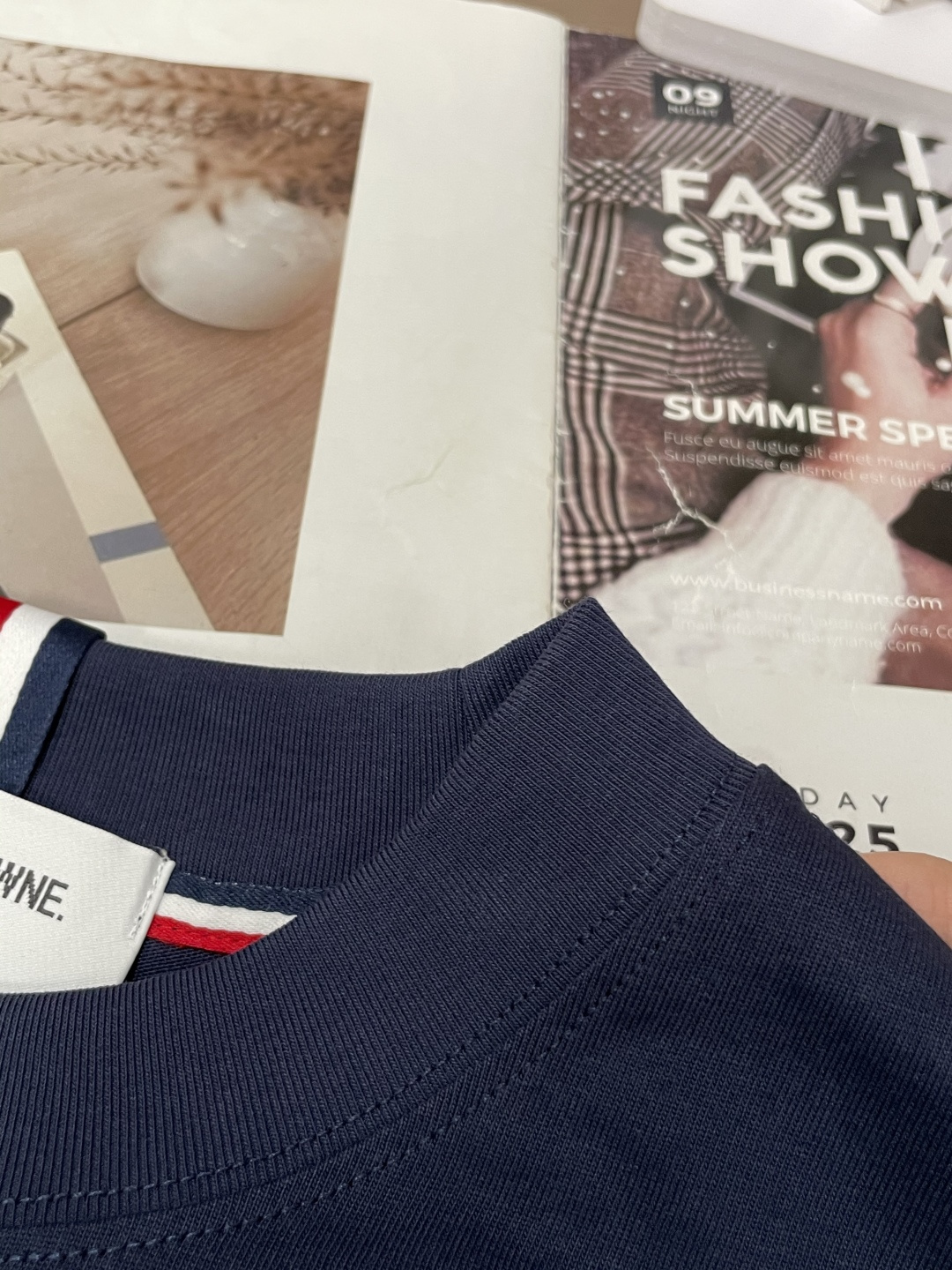 TB 25s秋冬最新款圆领打底套头T恤 面料采用优质精梳棉，入手便知非常柔软，上身亲肤感 极好！舒适透气