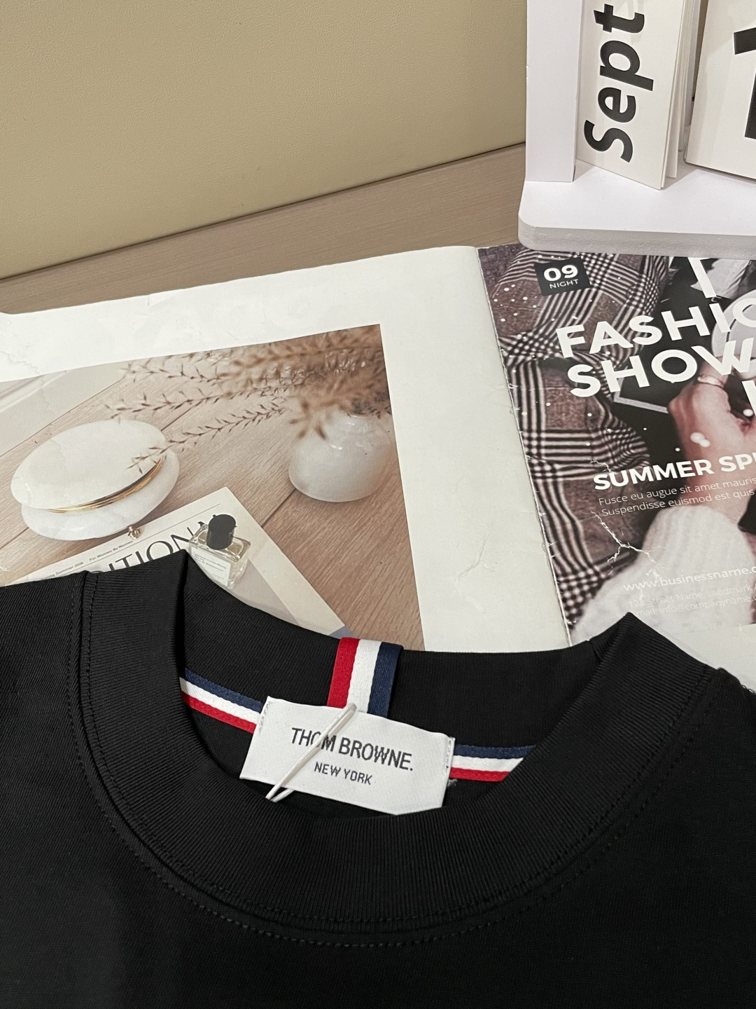 Tb 25s秋冬最新款圆领打底套头T恤 面料采用优质精梳棉，入手便知非常柔软，上身亲肤感 极好！舒适透气