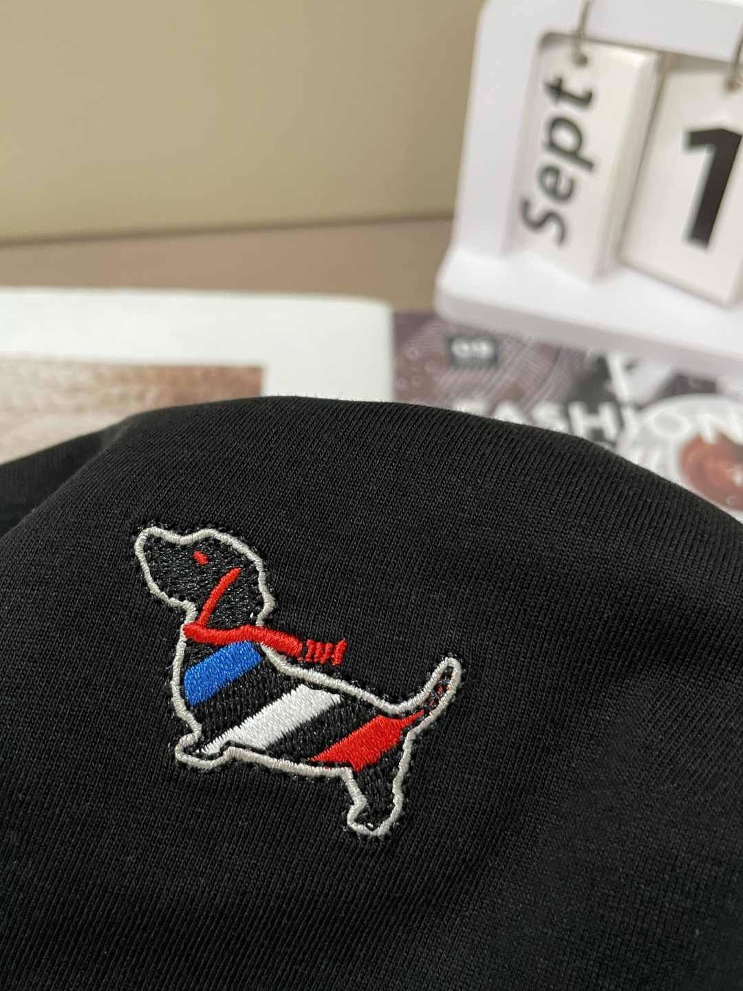 Tb 25s秋冬最新款圆领打底套头T恤 面料采用优质精梳棉，入手便知非常柔软，上身亲肤感 极好！舒适透气