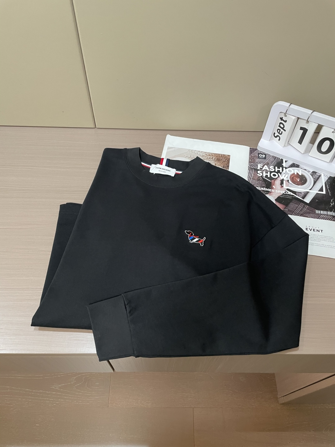 Tb 25s秋冬最新款圆领打底套头T恤 面料采用优质精梳棉，入手便知非常柔软，上身亲肤感 极好！舒适透气