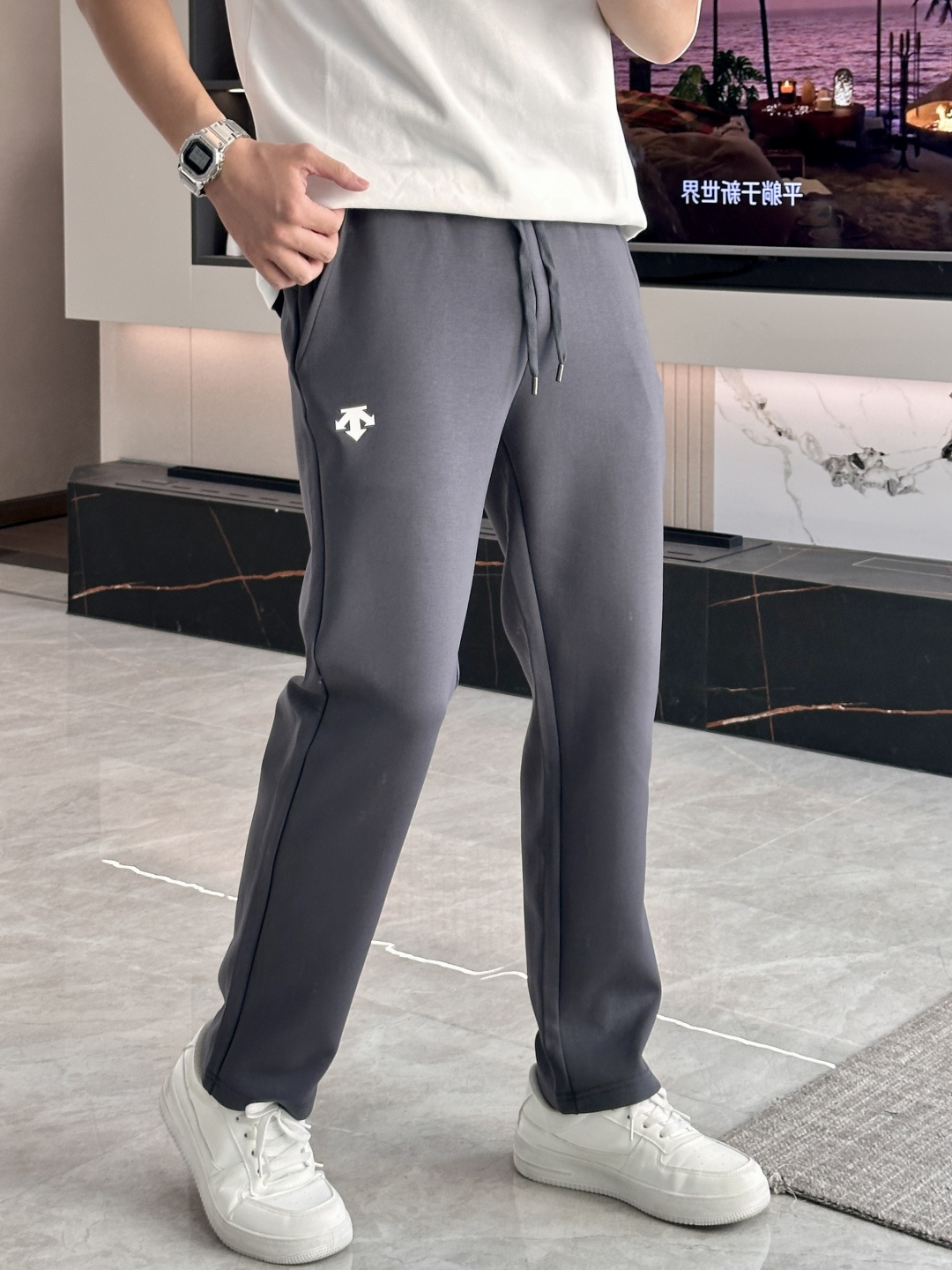 迪桑特 2025秋冬最新休闲裤 潮人必备 版型超赞，能很好的修复各种腿型，非常个性！柔软排汗，舒适度极高