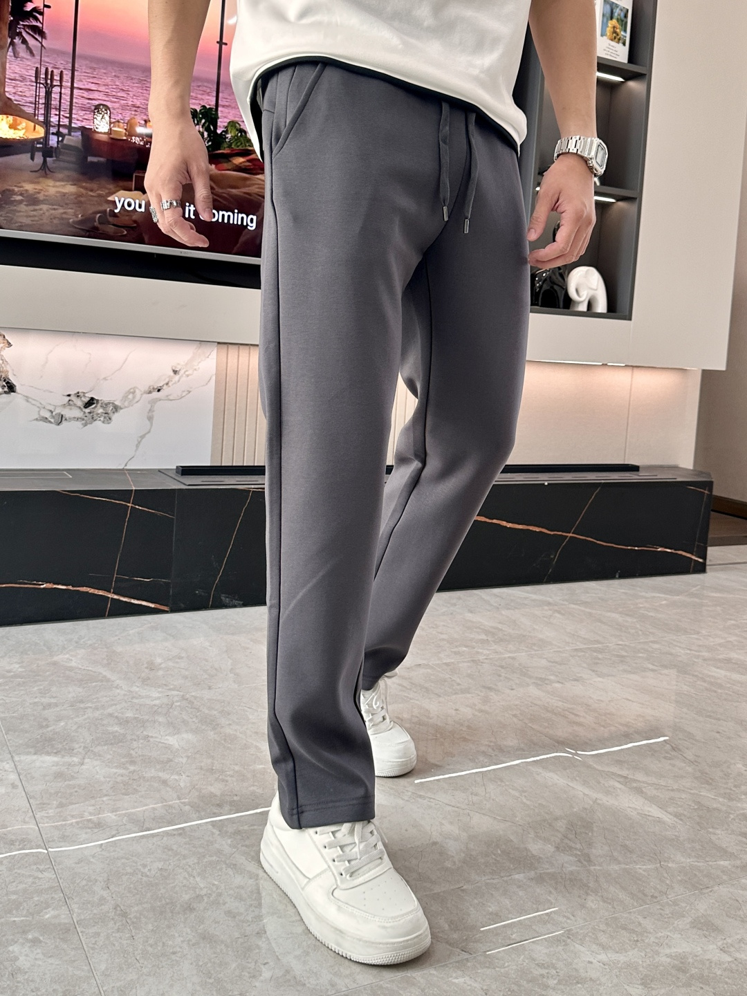 迪桑特 2025秋冬最新休闲裤 潮人必备 版型超赞，能很好的修复各种腿型，非常个性！柔软排汗，舒适度极高