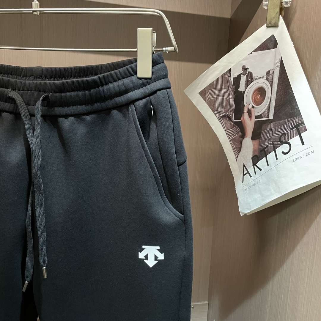 迪桑特 2025秋冬最新休闲裤 潮人必备 版型超赞，能很好的修复各种腿型，非常个性！柔软排汗，舒适度极高