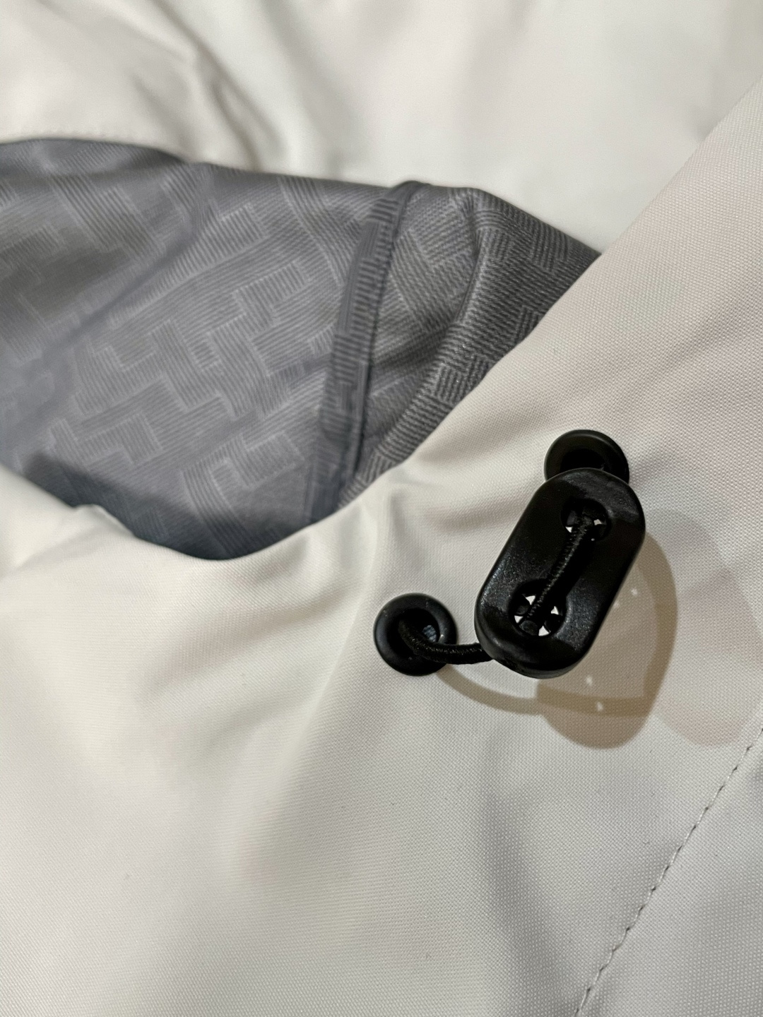 -DESCENTE 迪桑特 25年秋季新款夹克时尚帅气肩膀印花图案logo，简约百搭款，定制原版面料，不