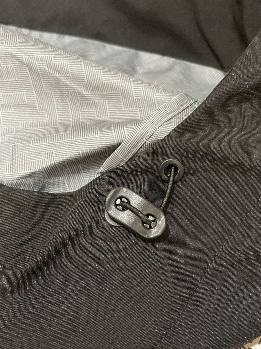 -DESCENTE 迪桑特 25年秋季新款夹克时尚帅气肩膀印花图案logo，简约百搭款，定制原版面料，不