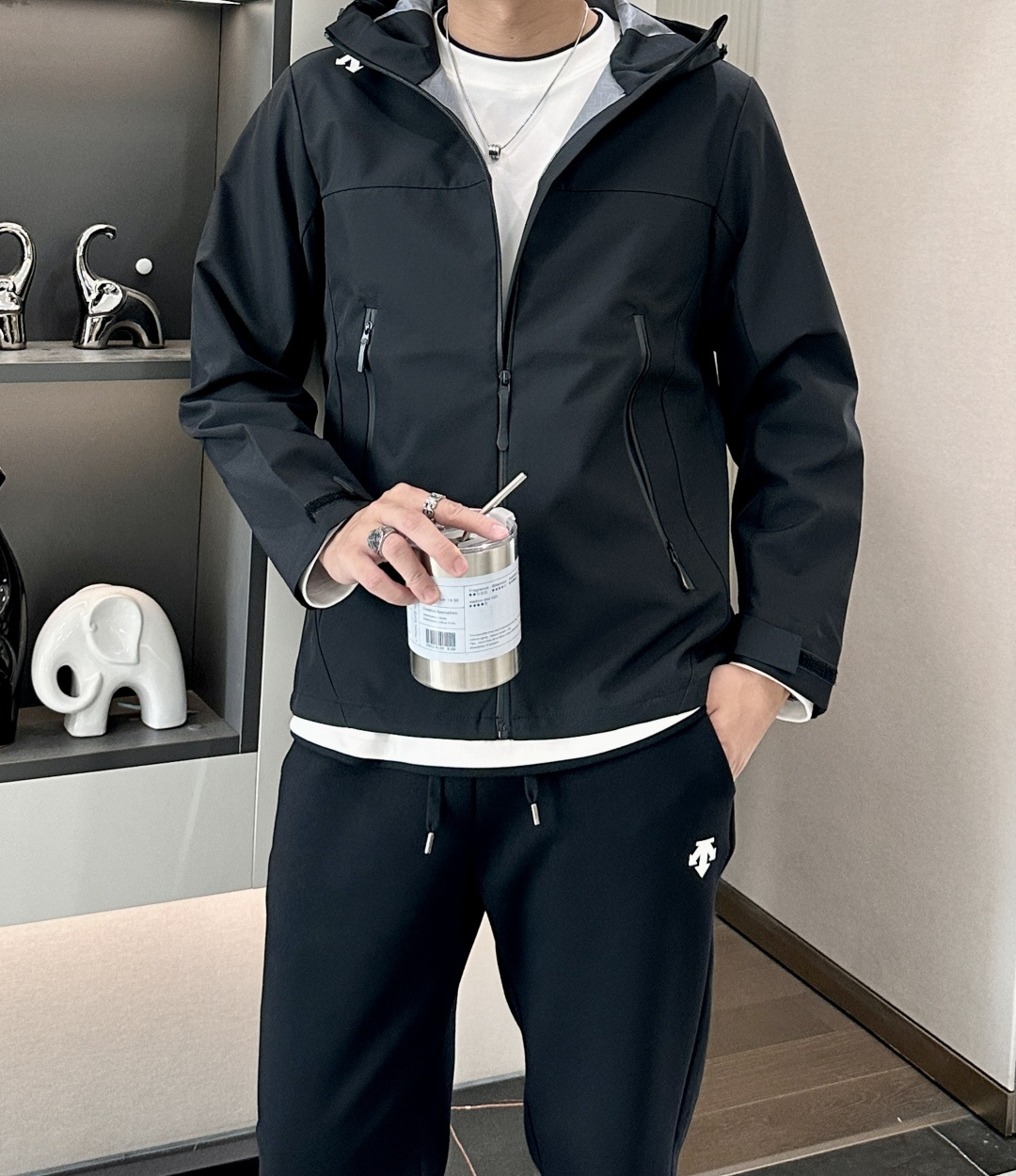 -DESCENTE 迪桑特 25年秋季新款夹克时尚帅气肩膀印花图案logo，简约百搭款，定制原版面料，不