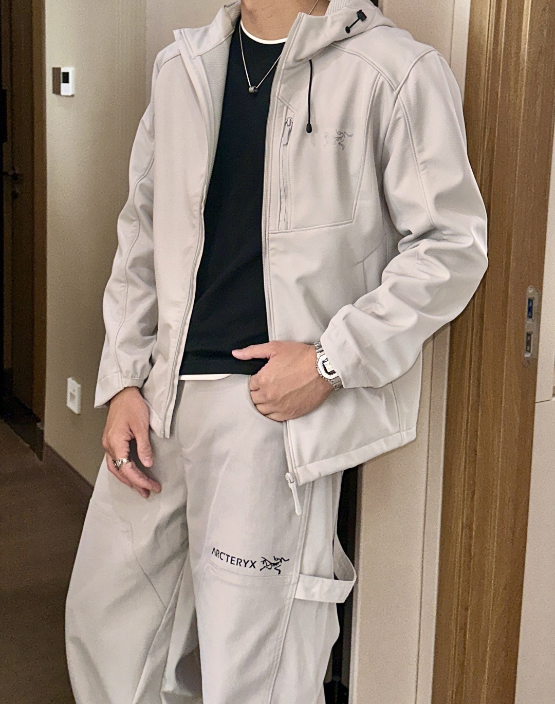 Arcteryx/始祖鸟 2025春秋新款软壳连帽夹克冲锋衣外套这款GAMMALT夹克采用轻薄耐磨的WE