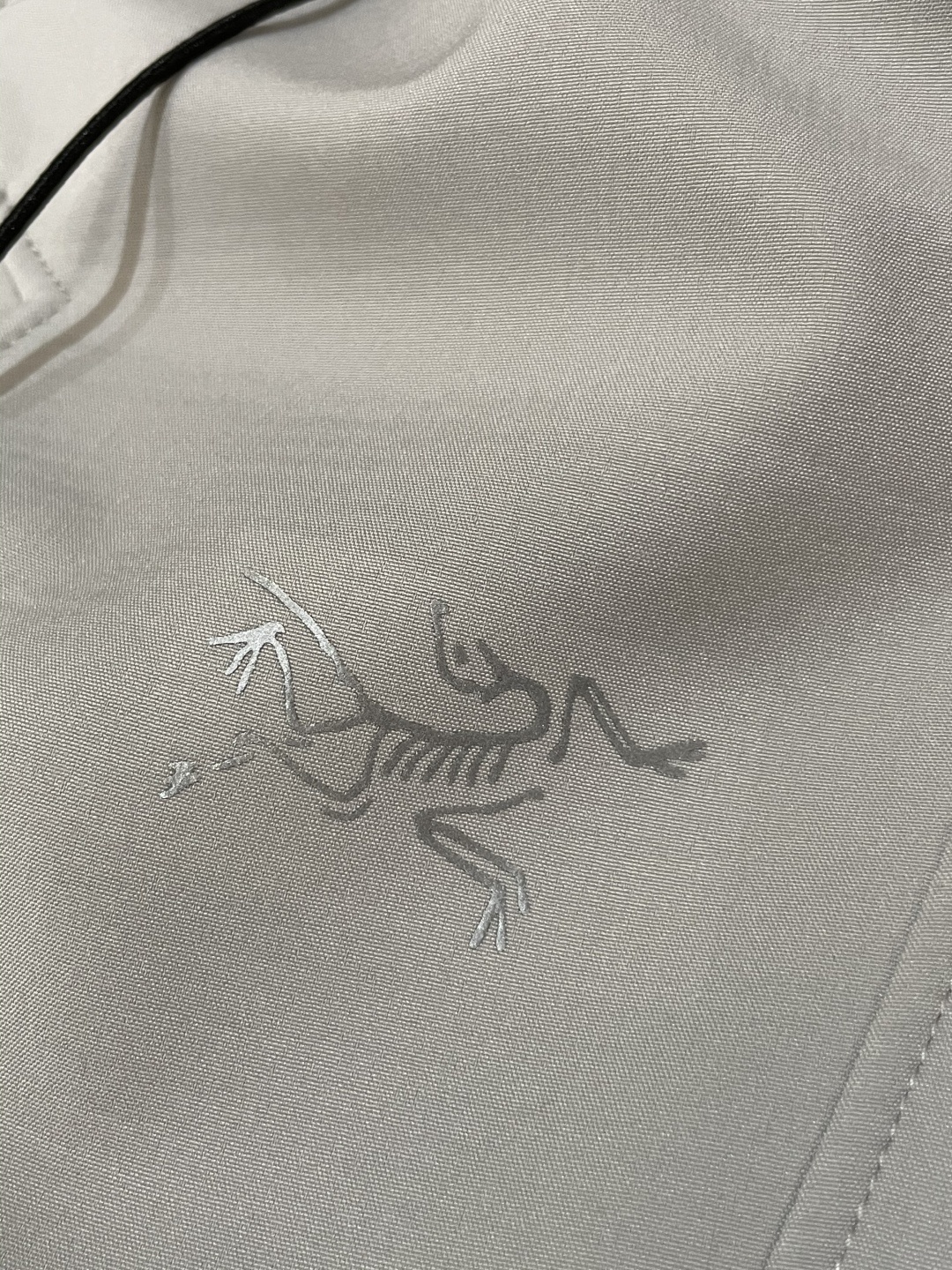Arcteryx/始祖鸟 2025春秋新款软壳连帽夹克冲锋衣外套这款GAMMALT夹克采用轻薄耐磨的WE